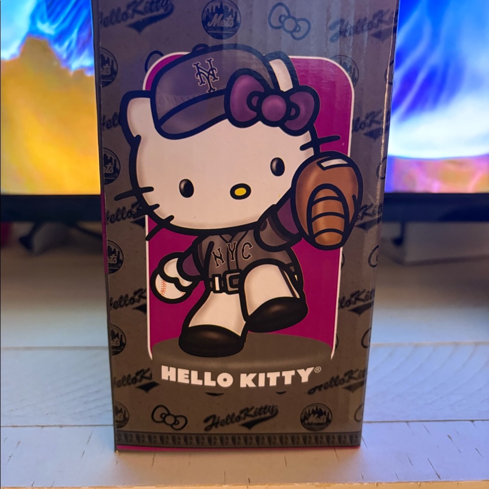 Hello kitty 2025 Mets Bobblehead - Picture 3 of 6